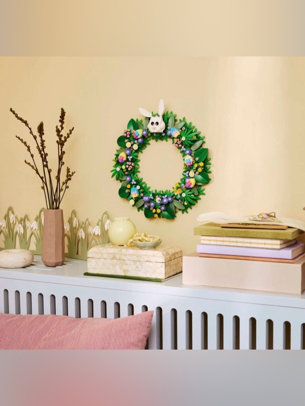 Lego Spring Wreath with White Bunny and Yellow Bow - Picture 6 of 12